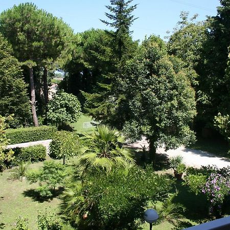 Albergo Da Siro Misano Adriatico Exterior foto