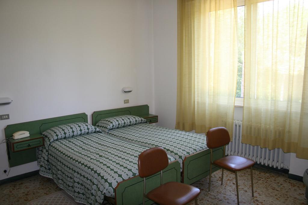 Albergo Da Siro Misano Adriatico Habitación foto