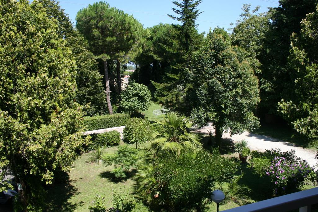 Albergo Da Siro Misano Adriatico Exterior foto