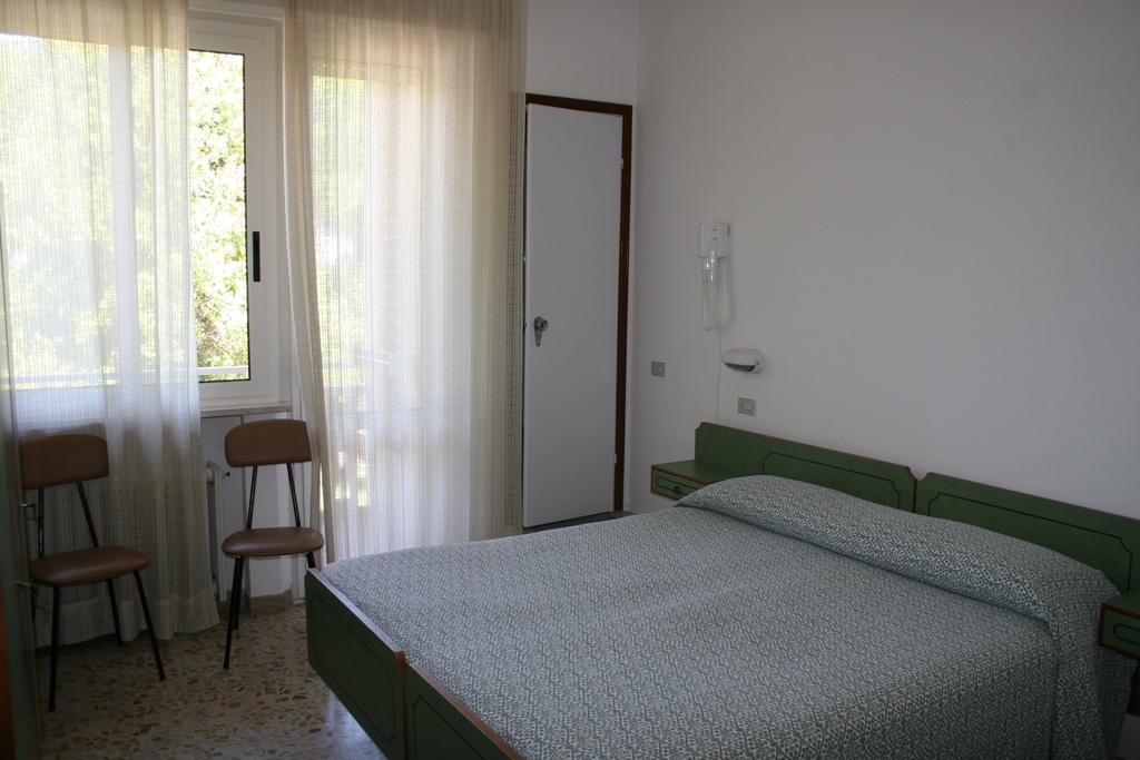 Albergo Da Siro Misano Adriatico Habitación foto